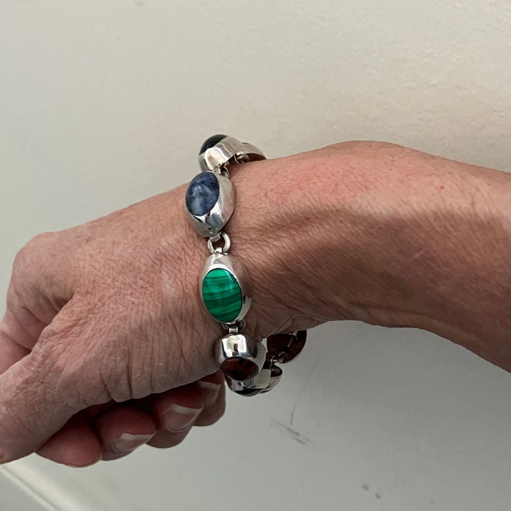Gorgeous Vintage Taxco Multi-Stone Cabochon and Sterling Linked Bracelet - Picture 4 of 11